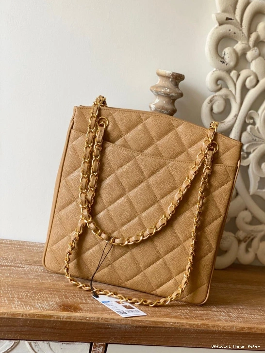 Hyper Peter CHANEL VINTAGE TOTE 0723